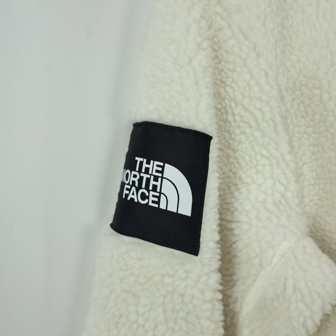 [노스페이스] 로고 자수 쉐르파 뽀글이 후리스 자켓 아이보리 M19808 상품이미지7