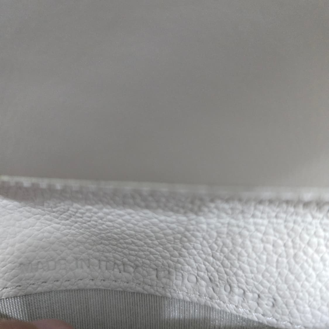 정품)디올(Dior) 그래비티 버티컬 바이폴드 카드 지갑 상품이미지4