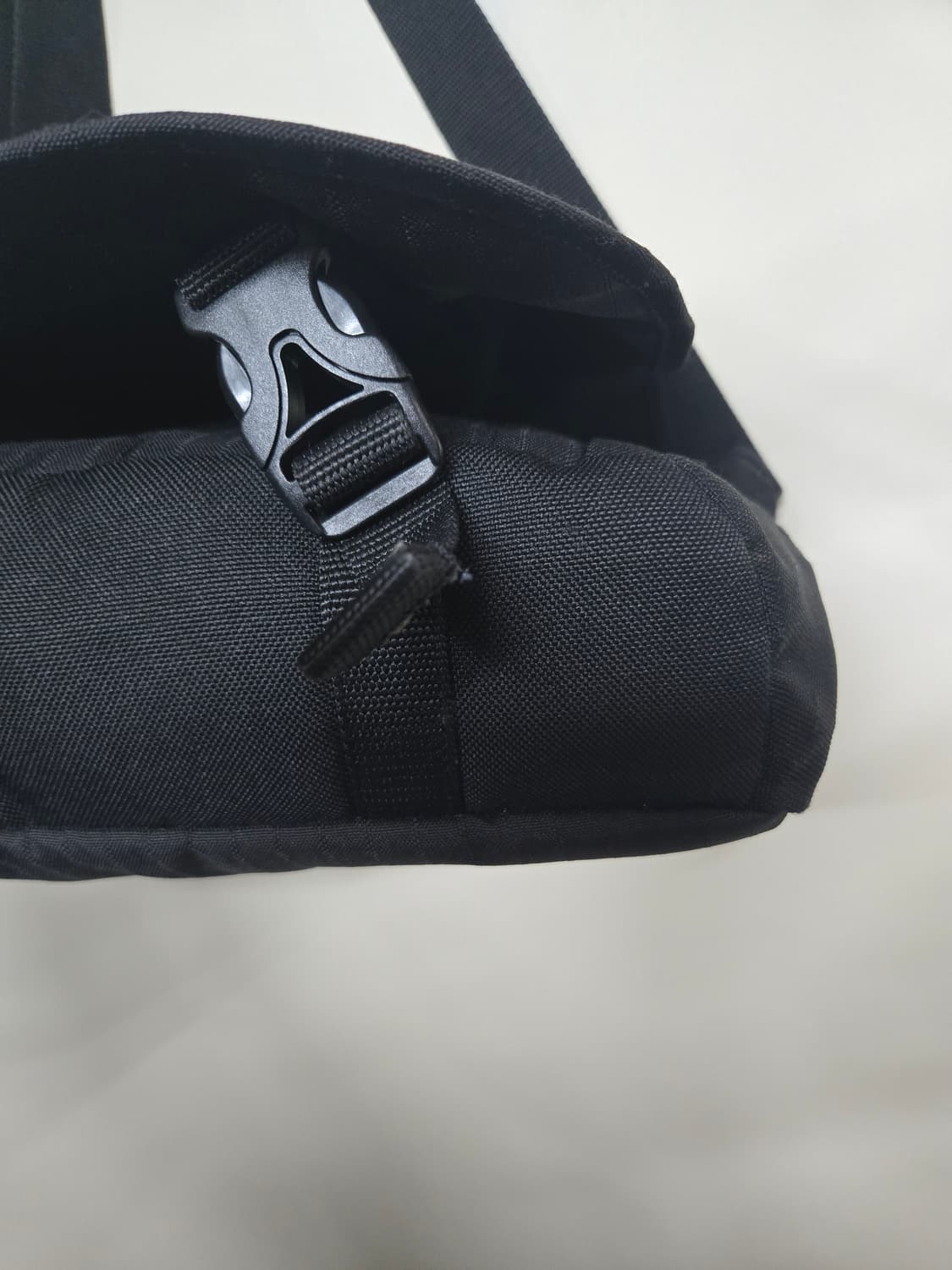 칼하트 블랙 메신저백 크로스백 가방 상품이미지5