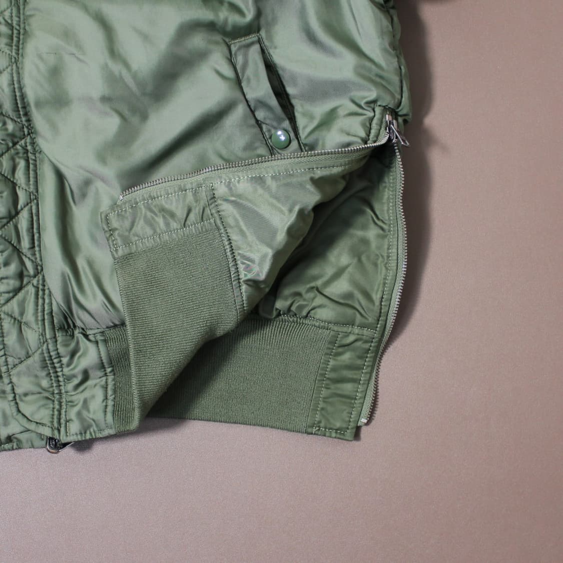 알파 인더스트리 MA-1 플라이트 자켓 세이지그린 상품이미지5