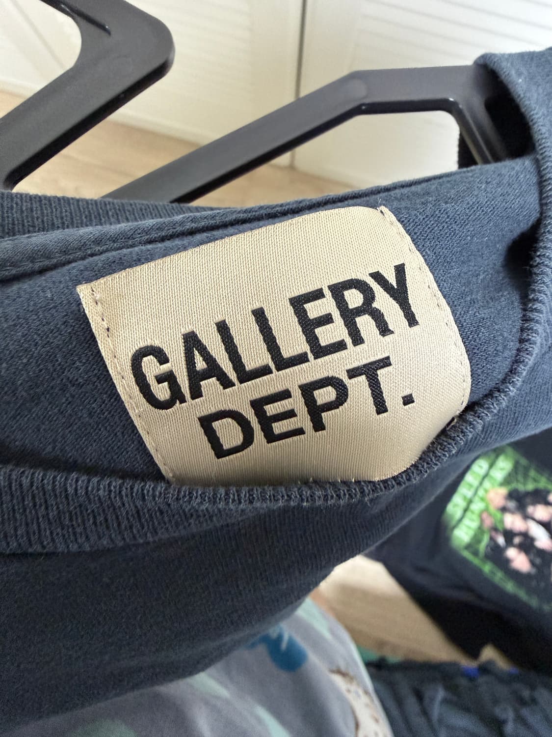 [L] 갤러리 디파트먼트 프렌치 로고 반팔 블랙 상품이미지4
