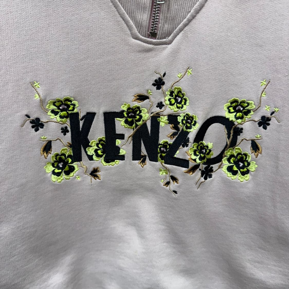 겐조 하프 집업 맨투맨 전면 플로럴 레터링 로고 포인트 핑크 상품이미지5