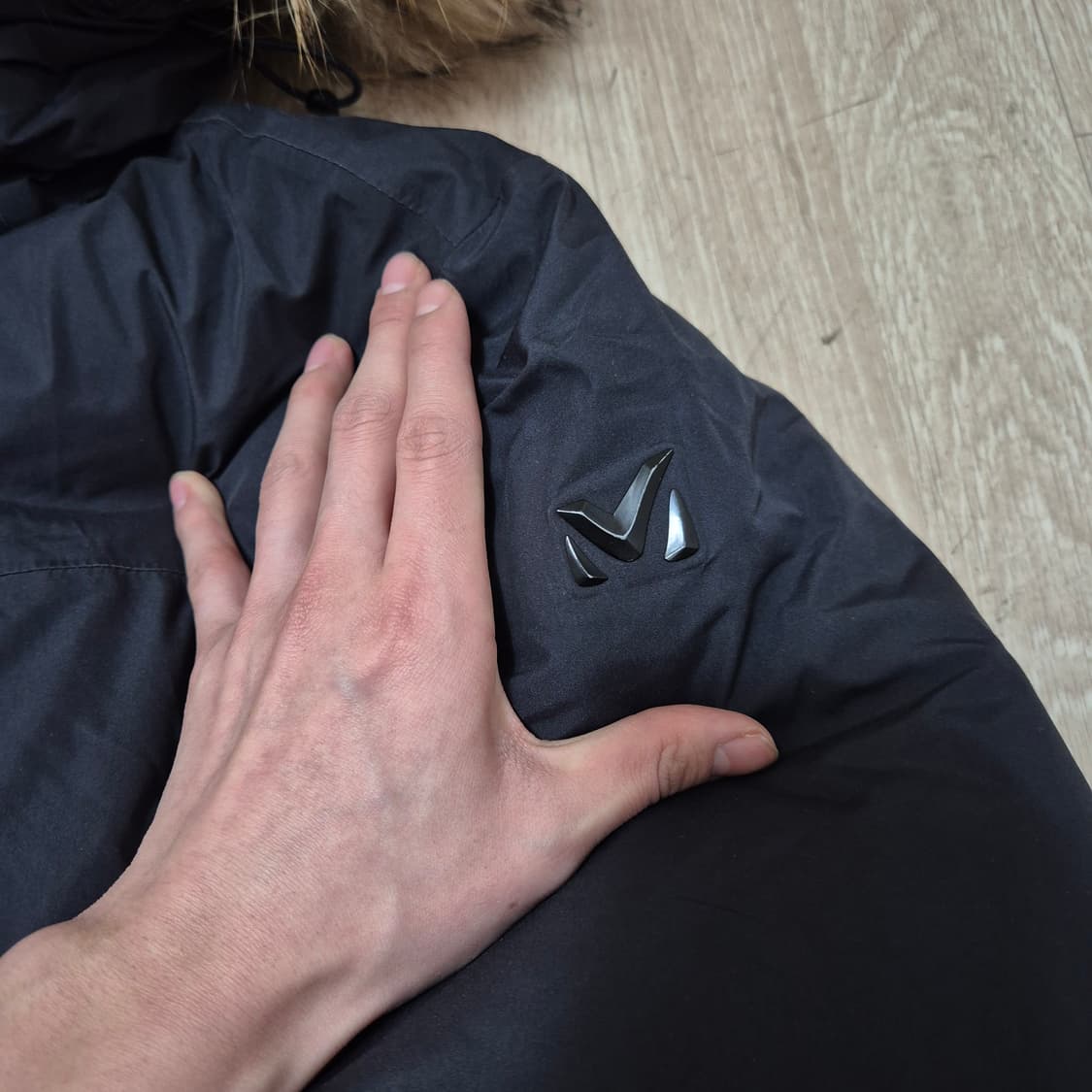 밀레 고어텍스 구스다운 라쿤퍼후드 패딩 점퍼 XL(105) 상품이미지5