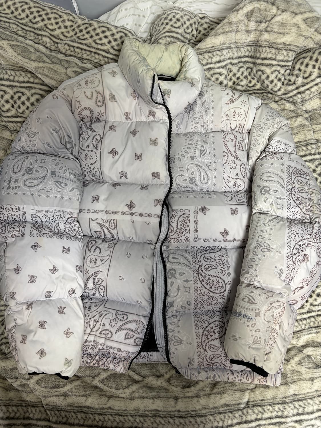 디스이즈네버댓 반다나 패딩 상품이미지1