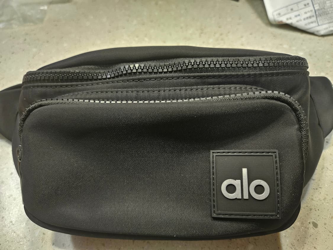 (정품) 알로 Alo 힙색 패니백 블랙 상품이미지5