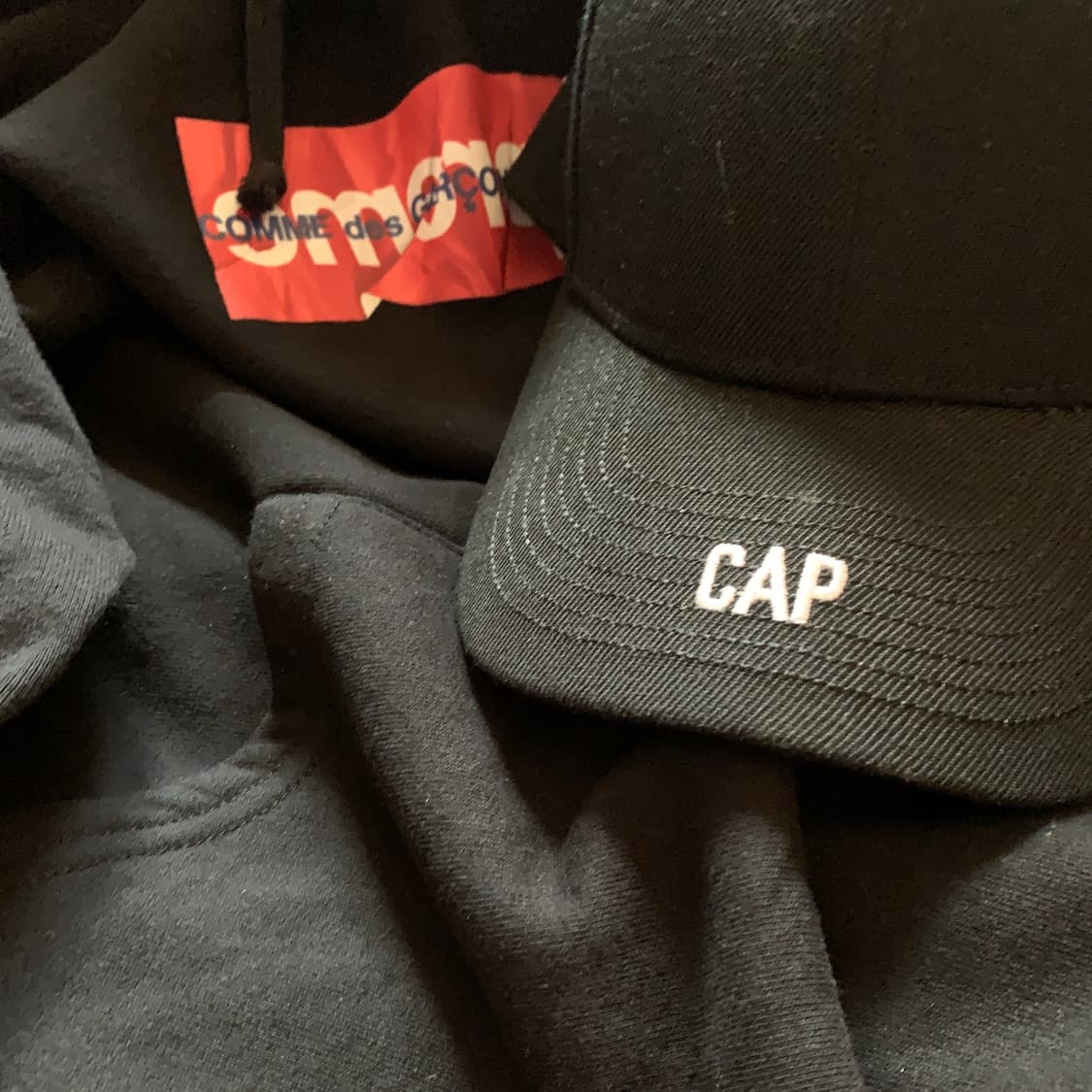 슈프림x꼼데가르송 셔츠 박스 로고 후드와 베트멍 볼캡 일괄 판매합니다 상품이미지3