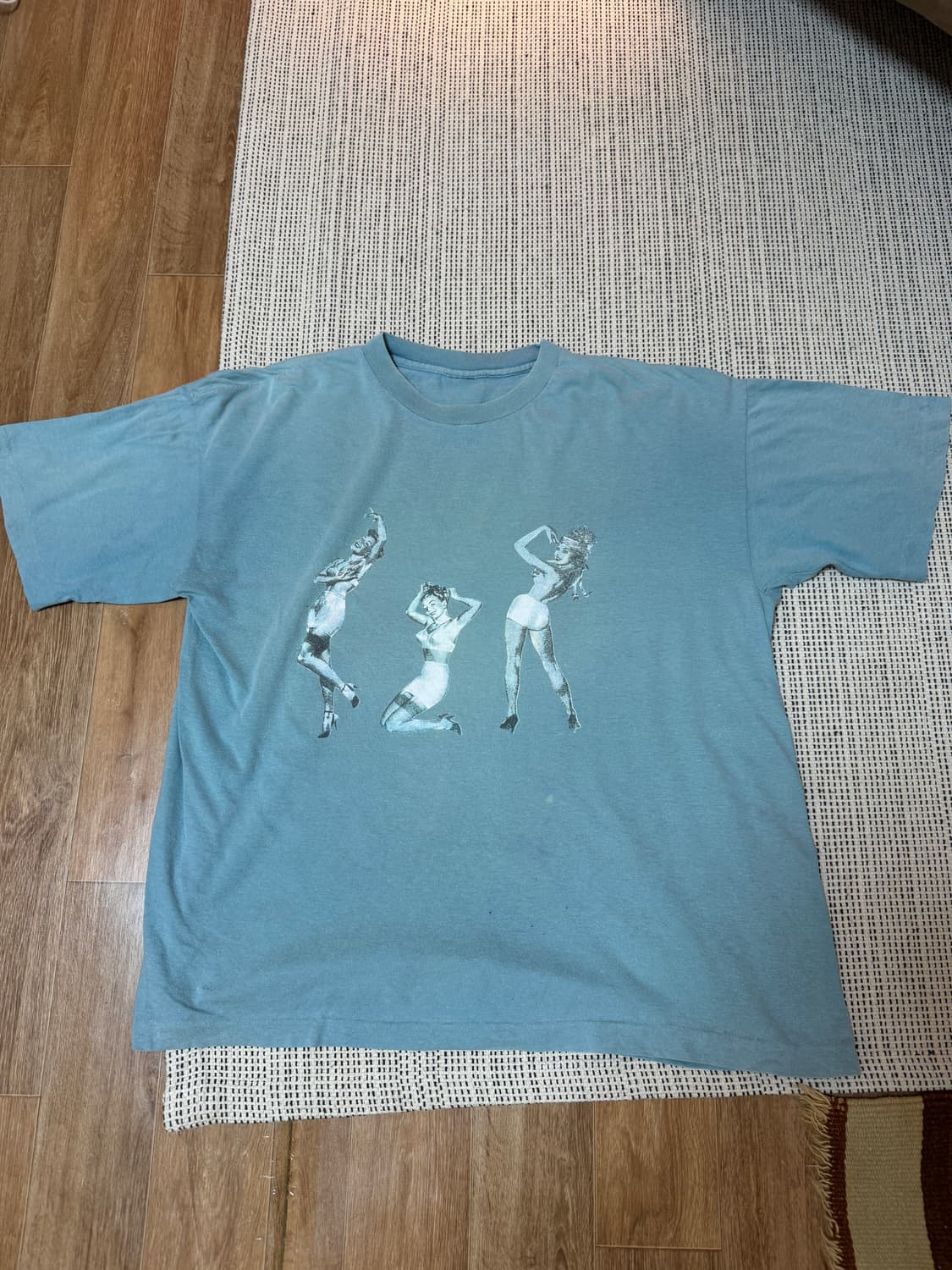 90s 싱글스티치 핀업걸 티셔츠 상품이미지2