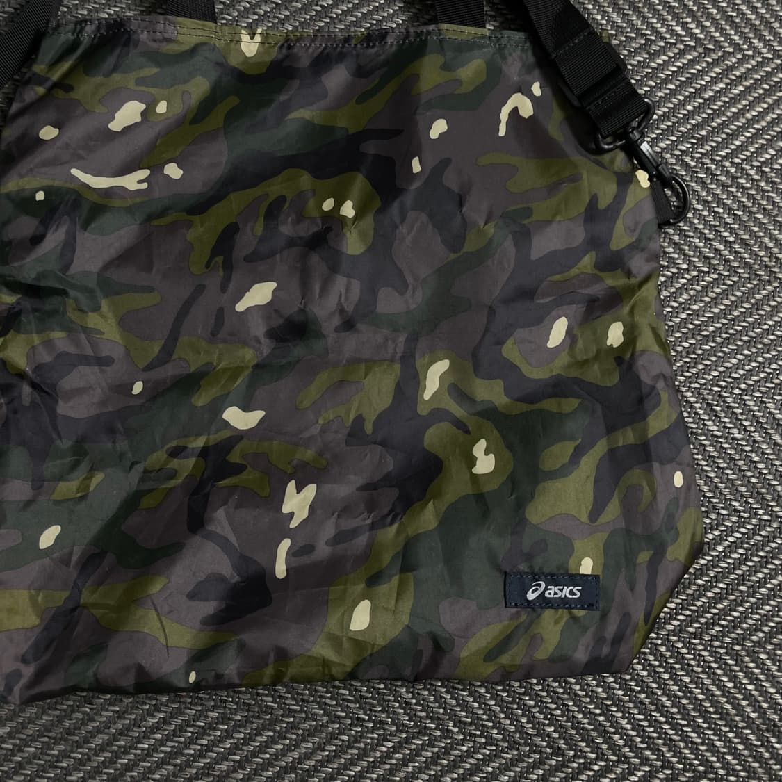 아식스 밀리터리 카모 숄더 크로스백 y 5046 상품이미지3