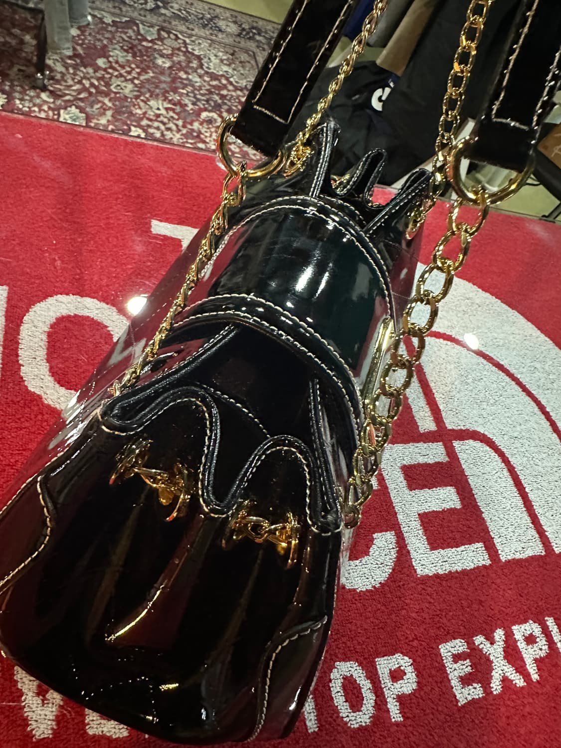 발렌시아가 에나멜 체인 숄더백 상품이미지10