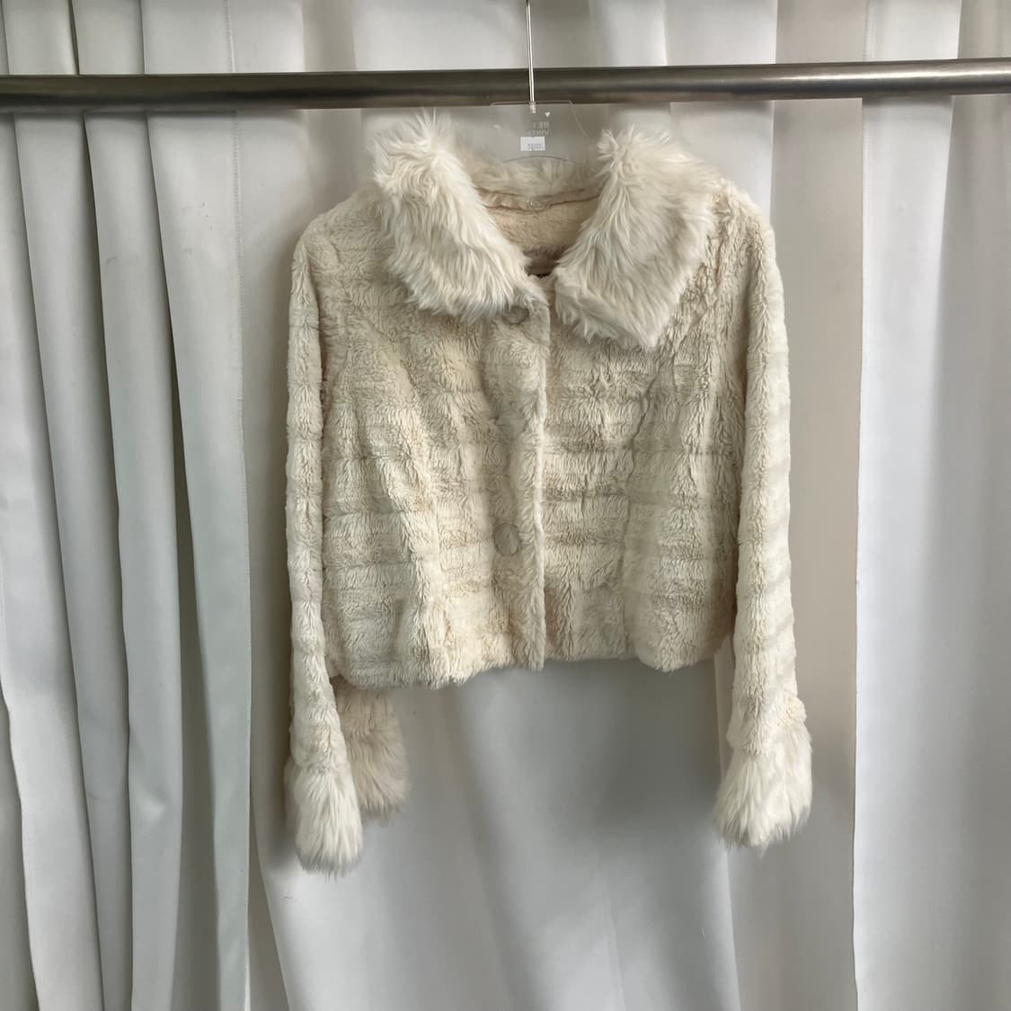 Fiapper 아이보리 퍼 크롭 자켓 L 상품이미지1