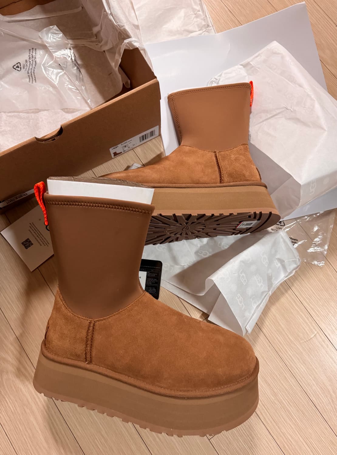 US 7 풀박 새상품 정품 어그 네오프렌 플랫폼 클래식 디퍼 부츠 미니 상품이미지5