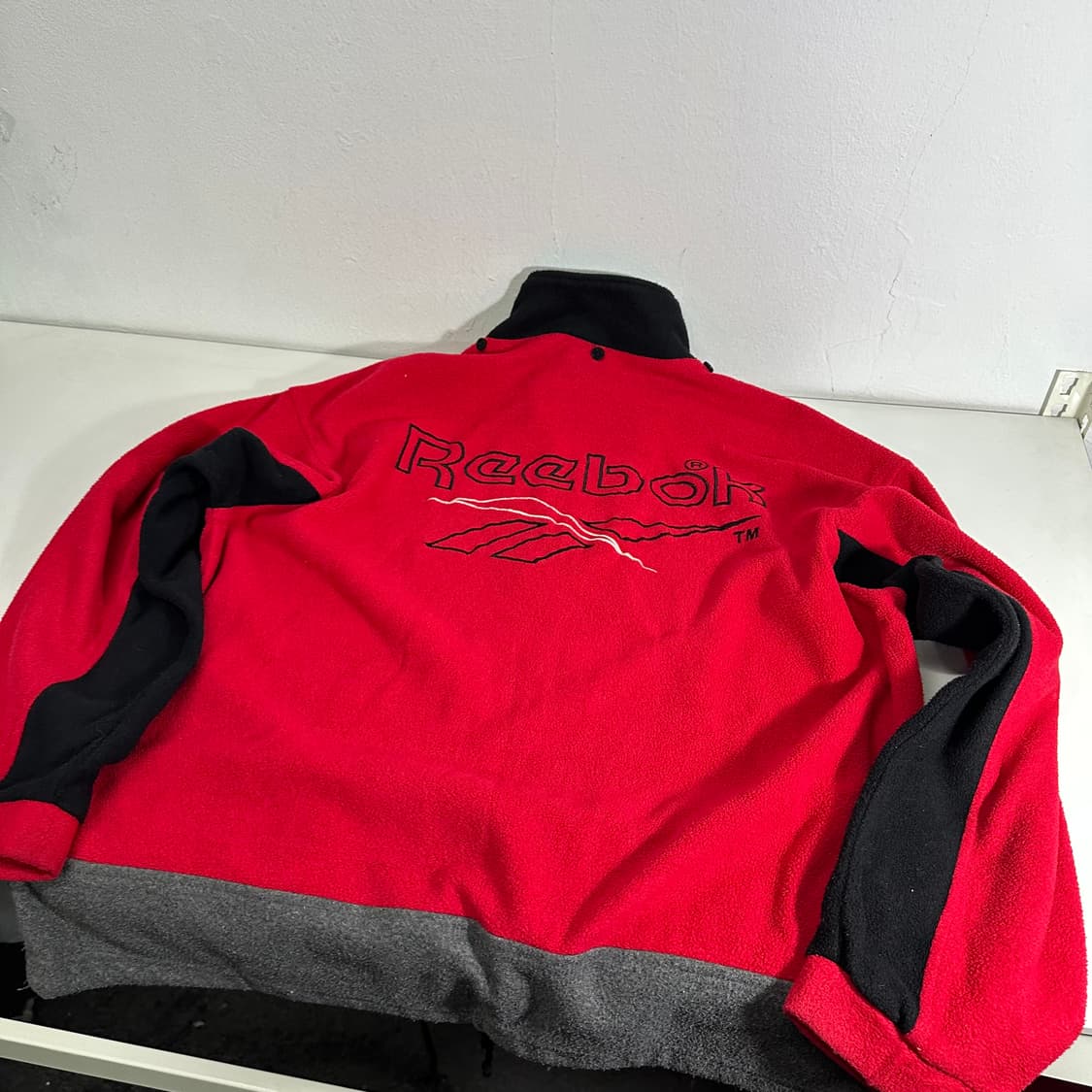 FREE 리복 레드 백로고 올드스쿨 오버핏 후리스 반집업 상품이미지6