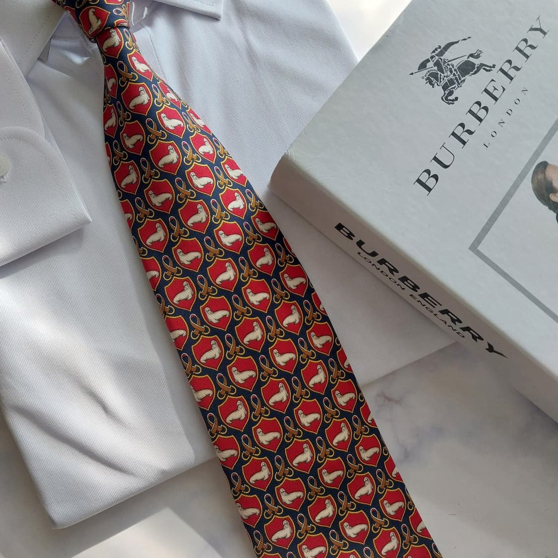 버버리 실크 레드&네이비 패턴 넥타이 9.9cm A+~A등급 K1299
 상품이미지10