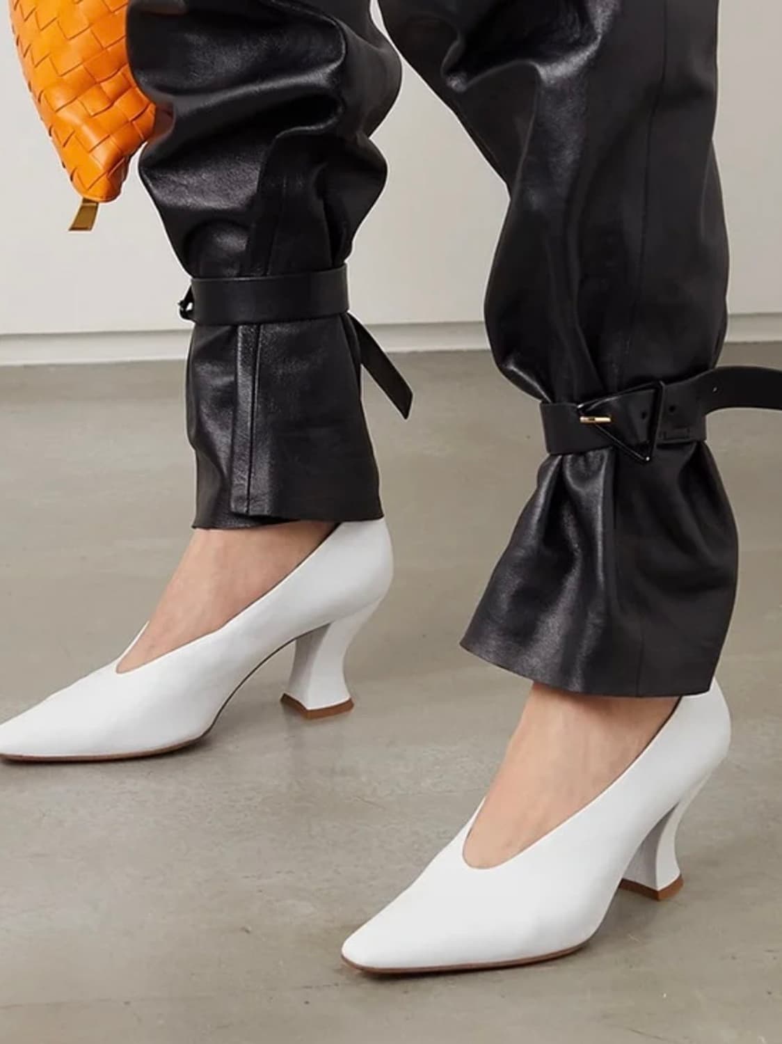 보테가베네타 아몬드 펌프힐(250사이즈) 상품이미지1