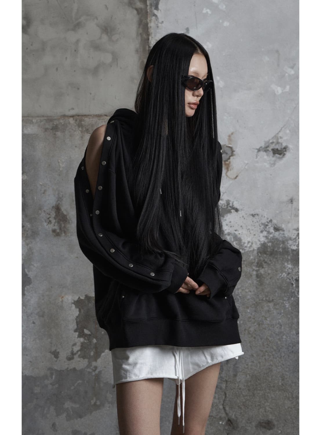 (4/12까지 판매)제뉴즈 스터드 사이드 버튼 후디 상품이미지2