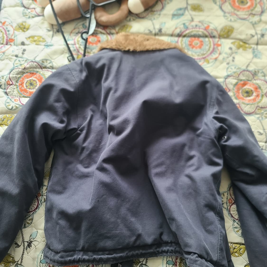 ymclky 네이비 덱자켓 38싸이즈 팝니다.
총장69 가슴49  95~ 상품이미지3