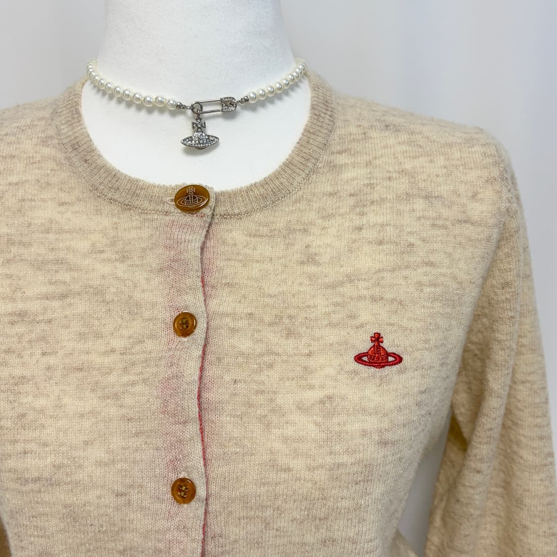 비비안웨스트우드 울 가디건 오트밀 상품이미지3