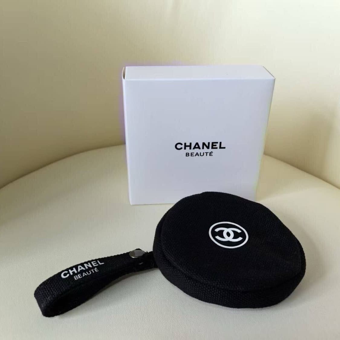 샤넬뷰티  블랙원형 미니파우치 동전지갑 스트랩  상품이미지4