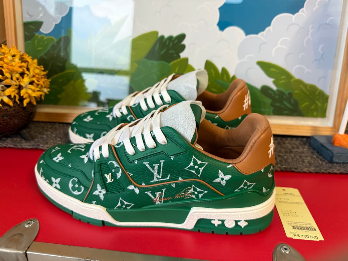 루이비통 P9 스니커즈 그린 UK8.5 상품이미지1