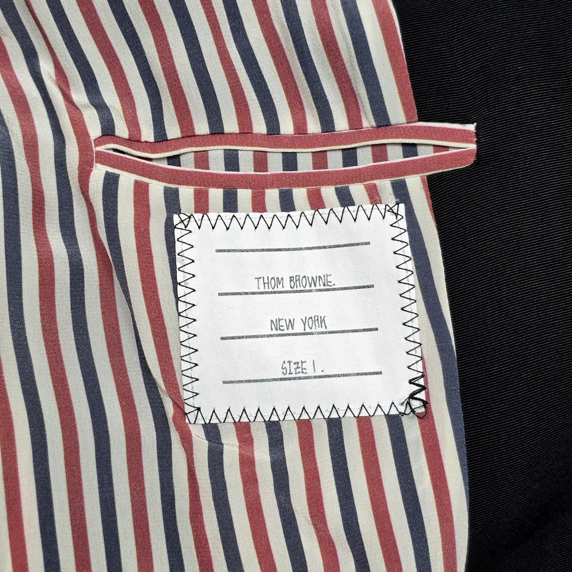 톰브라운 여성 쓰리버튼 실크 블레이저 자켓 상품이미지6