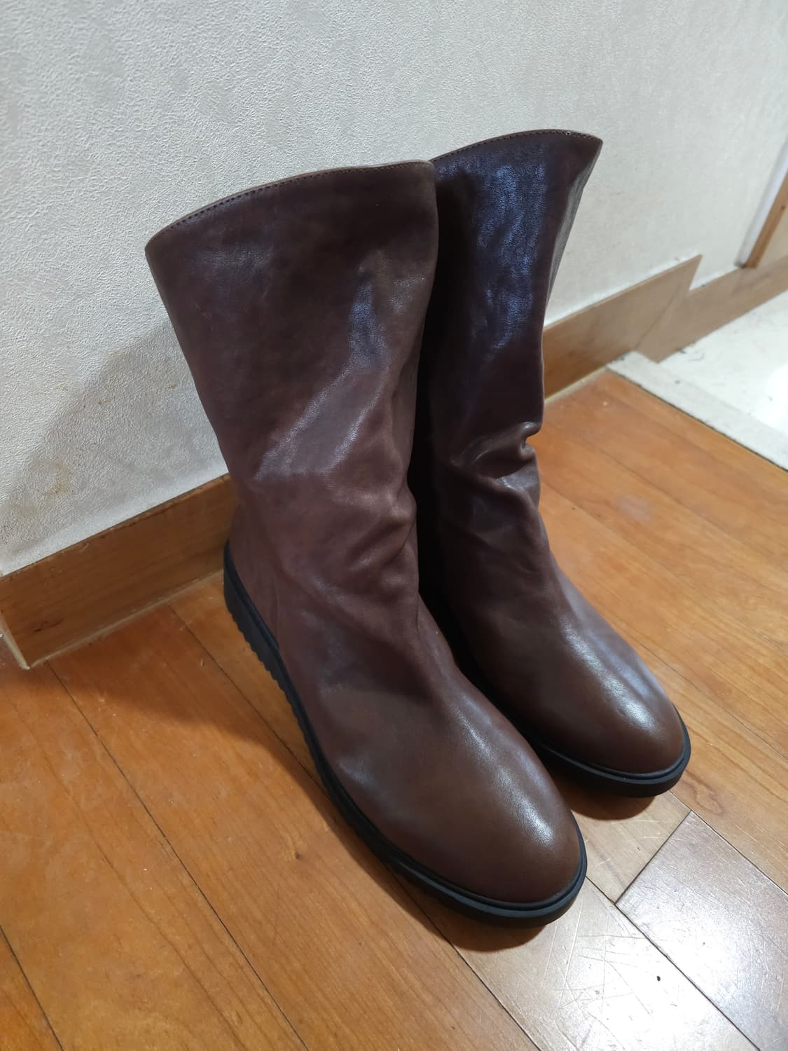 새상품)티클라쎄 브라운 가죽 미들부츠 255 상품이미지2