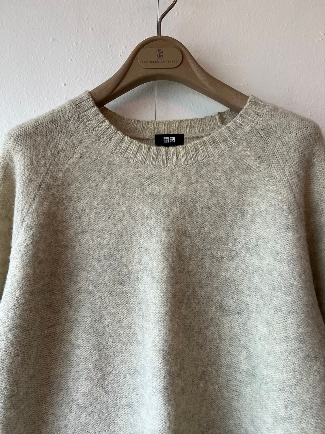 유니클로 남성 라이트그레이 라운드울니트  상품이미지1