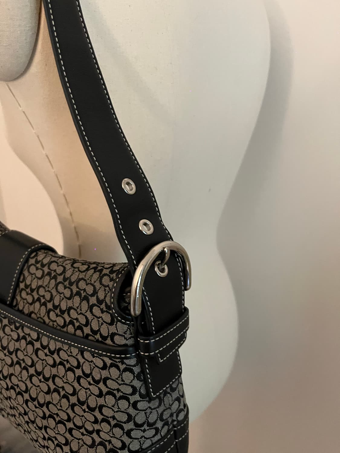 Coach Black Basic Shoulder Bag 상품이미지6