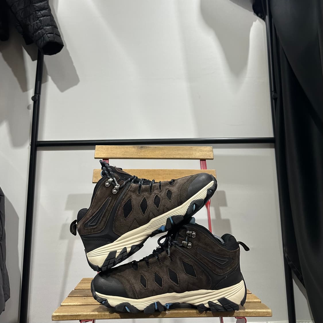 255) 몽벨 트레킹화 남성 남자 등산화 휴 브라운 스웨이드 상품이미지7