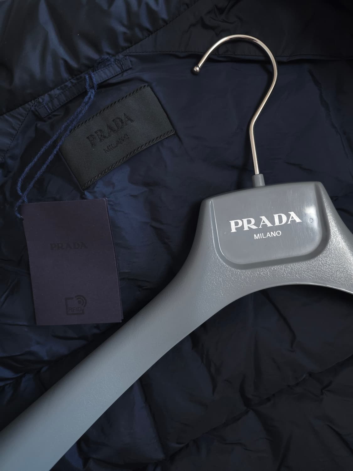 [52] 프라다 리나일론 숏패딩 다크 네이비(SGB112) 상품이미지6