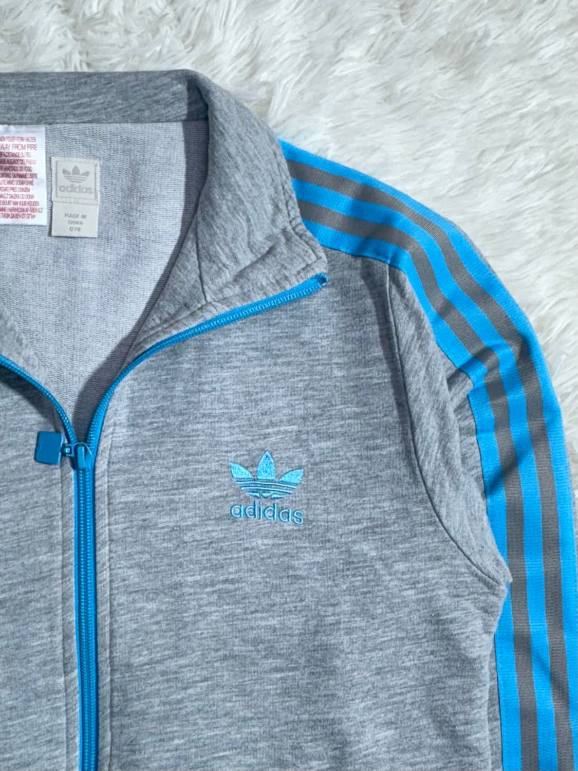 아디다스 그레이 베이비블루 코튼 트랙탑  상품이미지4