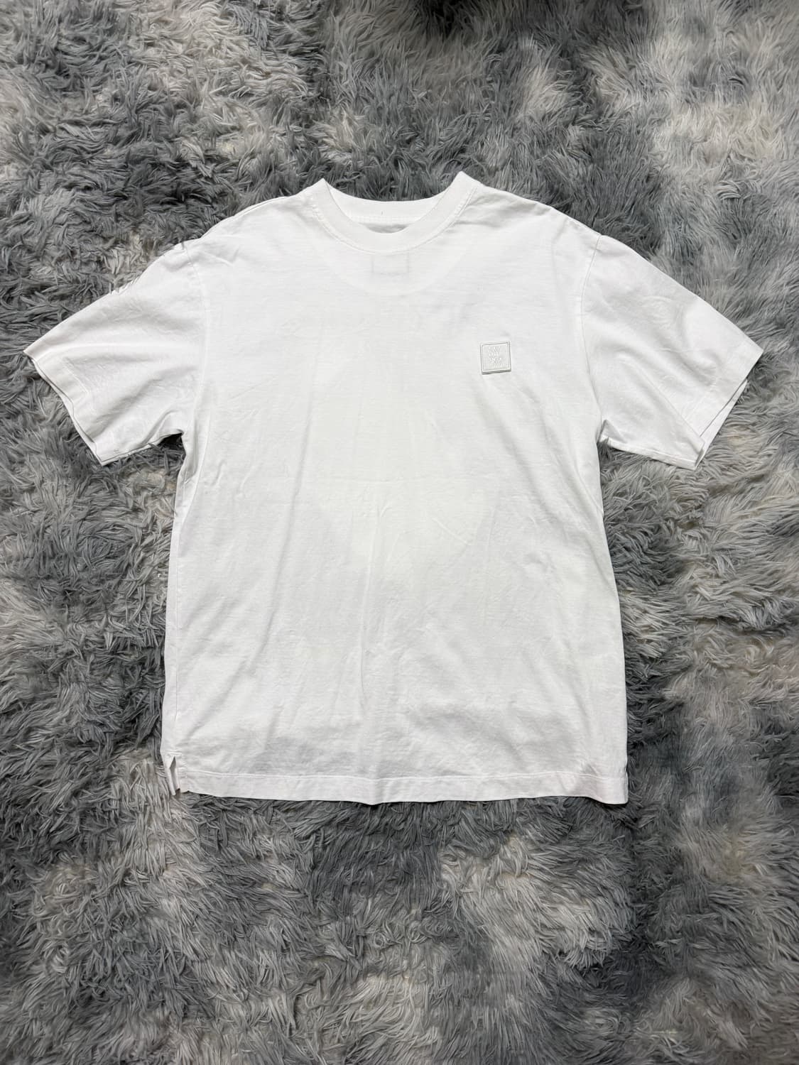 우영미 깃털 백로고 반팔티 상품이미지3