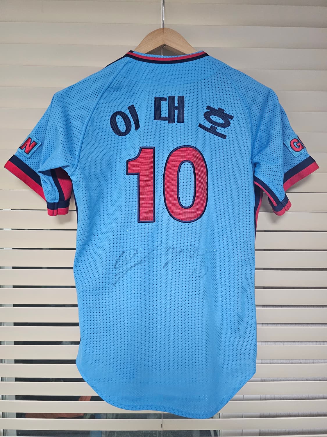 롯데자이언츠 프로페셔널 유니폼 이대호 마킹 &친필사인 95 상품이미지3