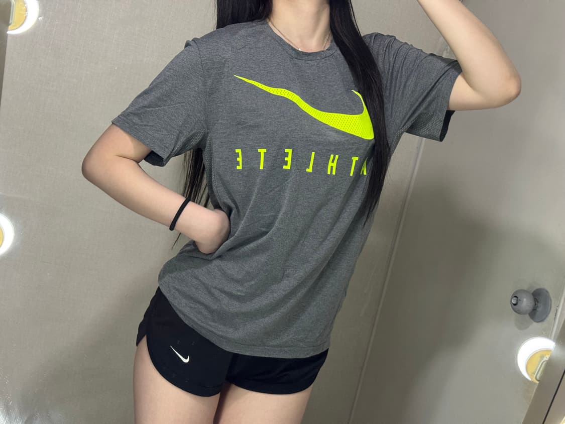 나이키 그레이 형광 빅스우시로고 기능성 반팔티 🩶🍀 상품이미지1