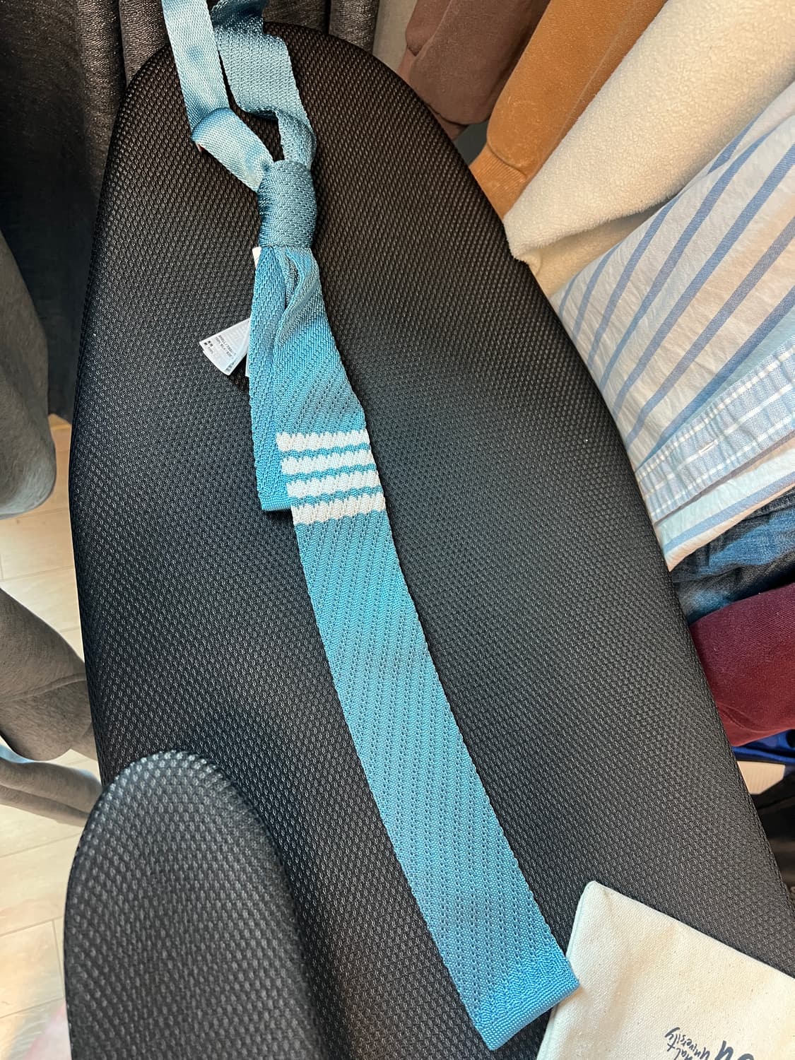 톰브라운 블루 넥타이 상품이미지1