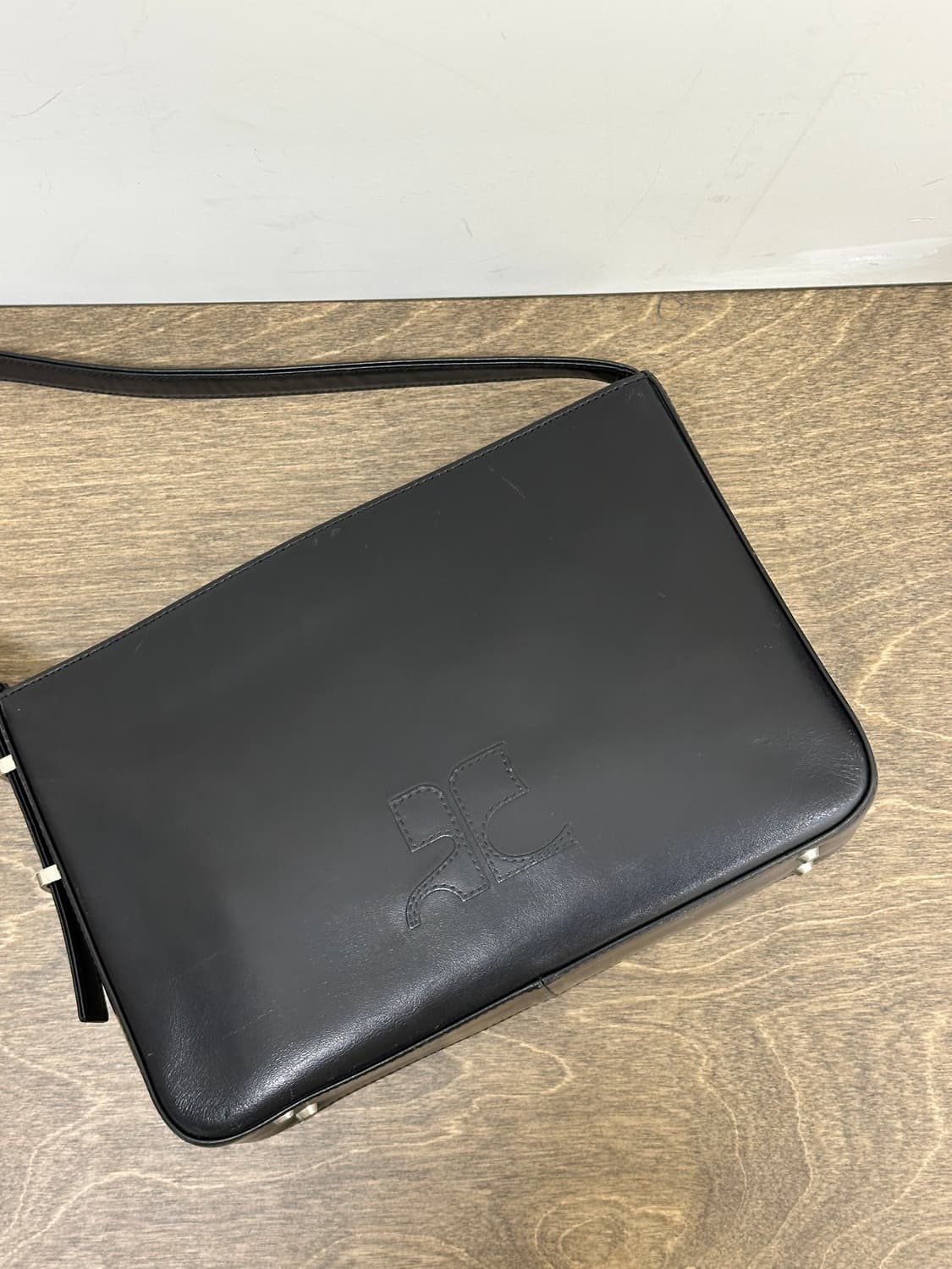 꾸레쥬 블랙 소가죽 숄더백 상품이미지1