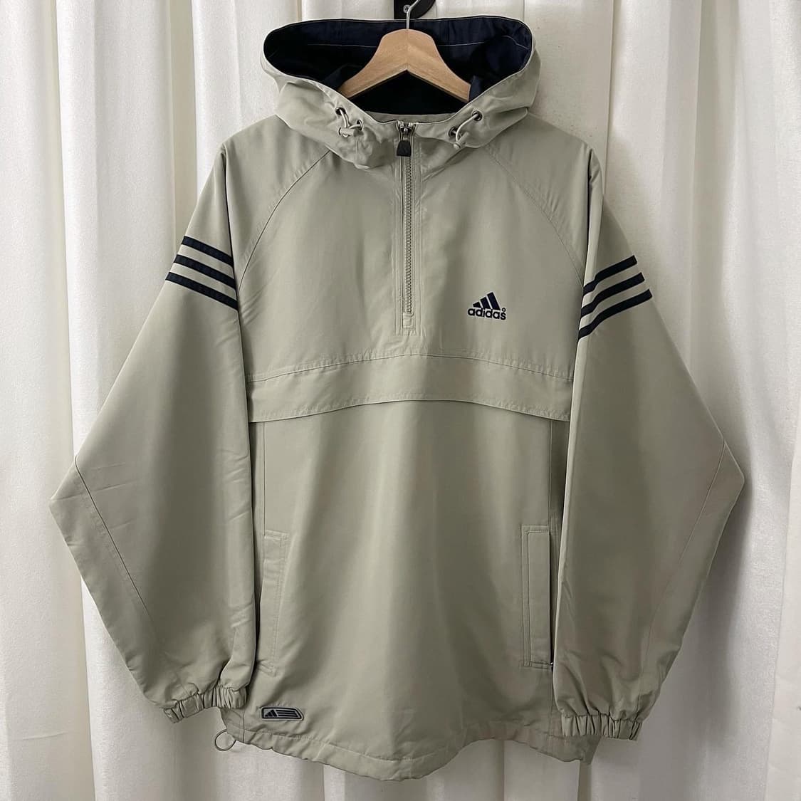 아디다스 베이지 네이비 삼선 후드 아노락 상품이미지1