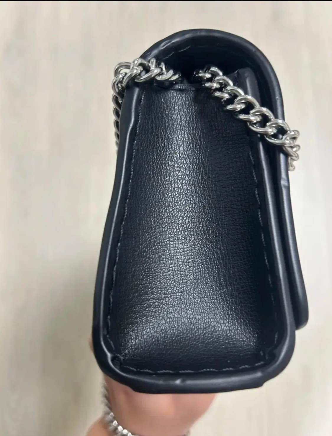 캘빈클라인 모노그램 HW 체인 클러치 상품이미지7