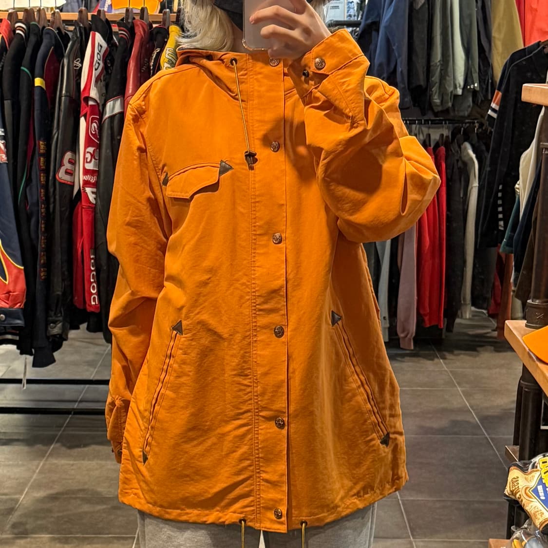 [NO.9 ]Levi’s 오렌지 후드 바람막이 상품이미지1