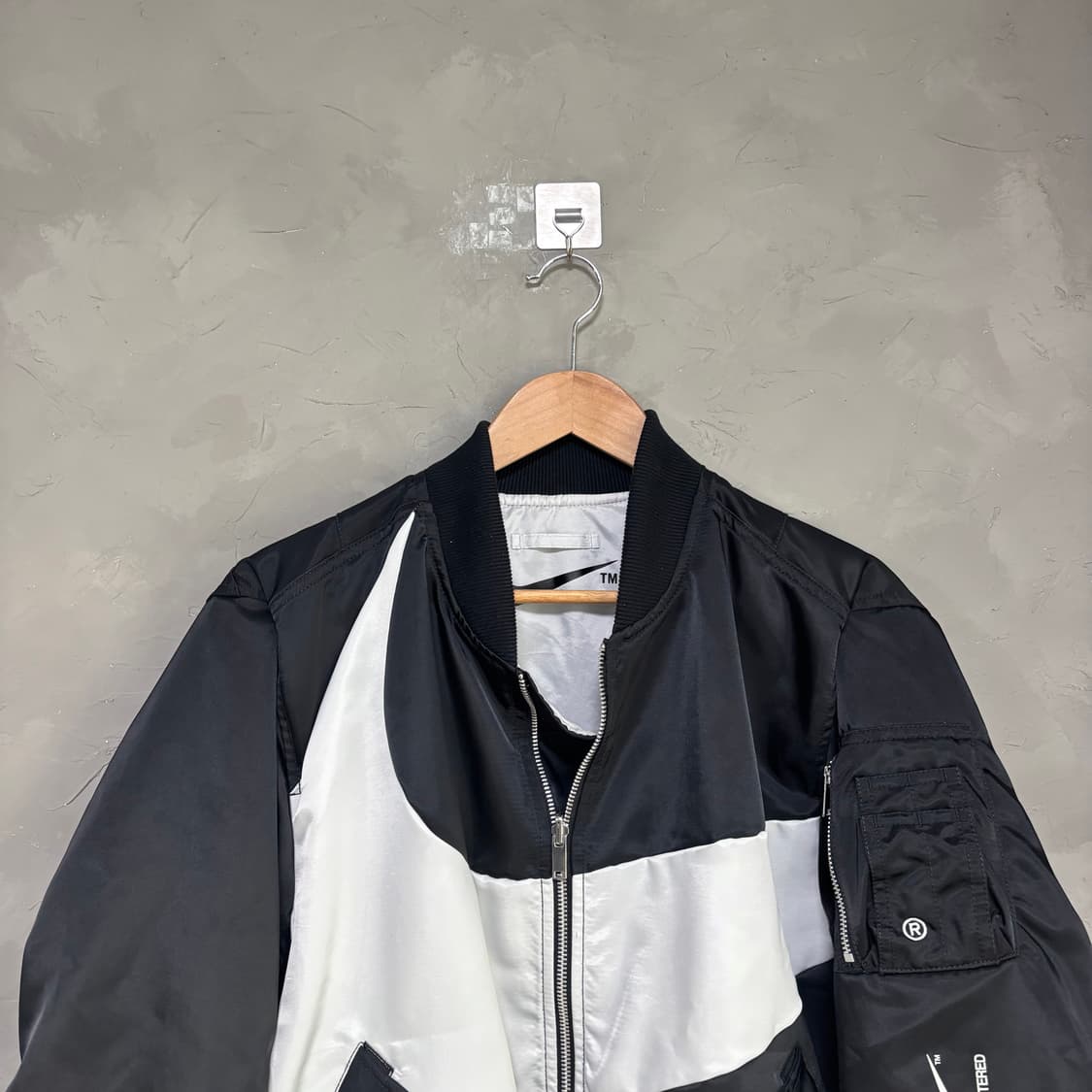 나이키 스우시 써마핏 양면 봄버 자켓 상품이미지2