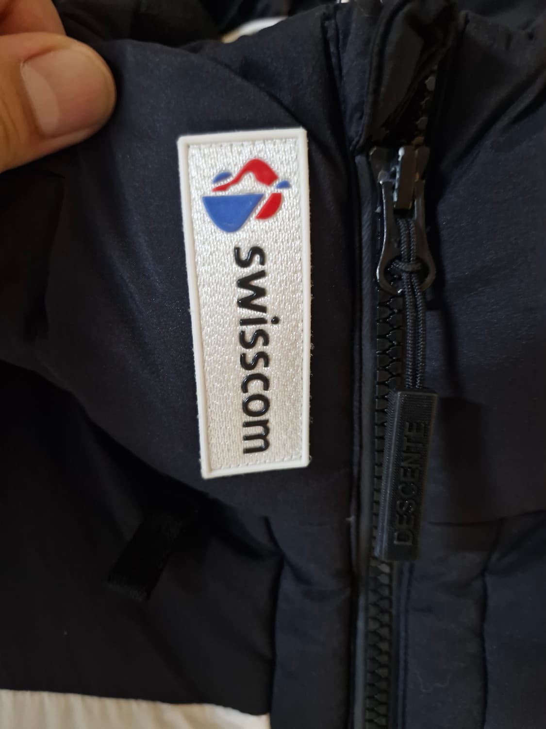 데상트 아우디스폰서 헤비다운 롱패딩 블랙100(실측105) 상품이미지4