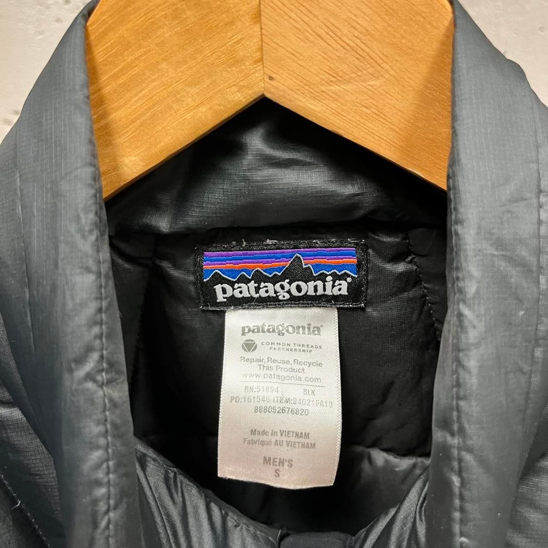 파타고니아 멘즈 경량 패딩조끼 상품이미지4