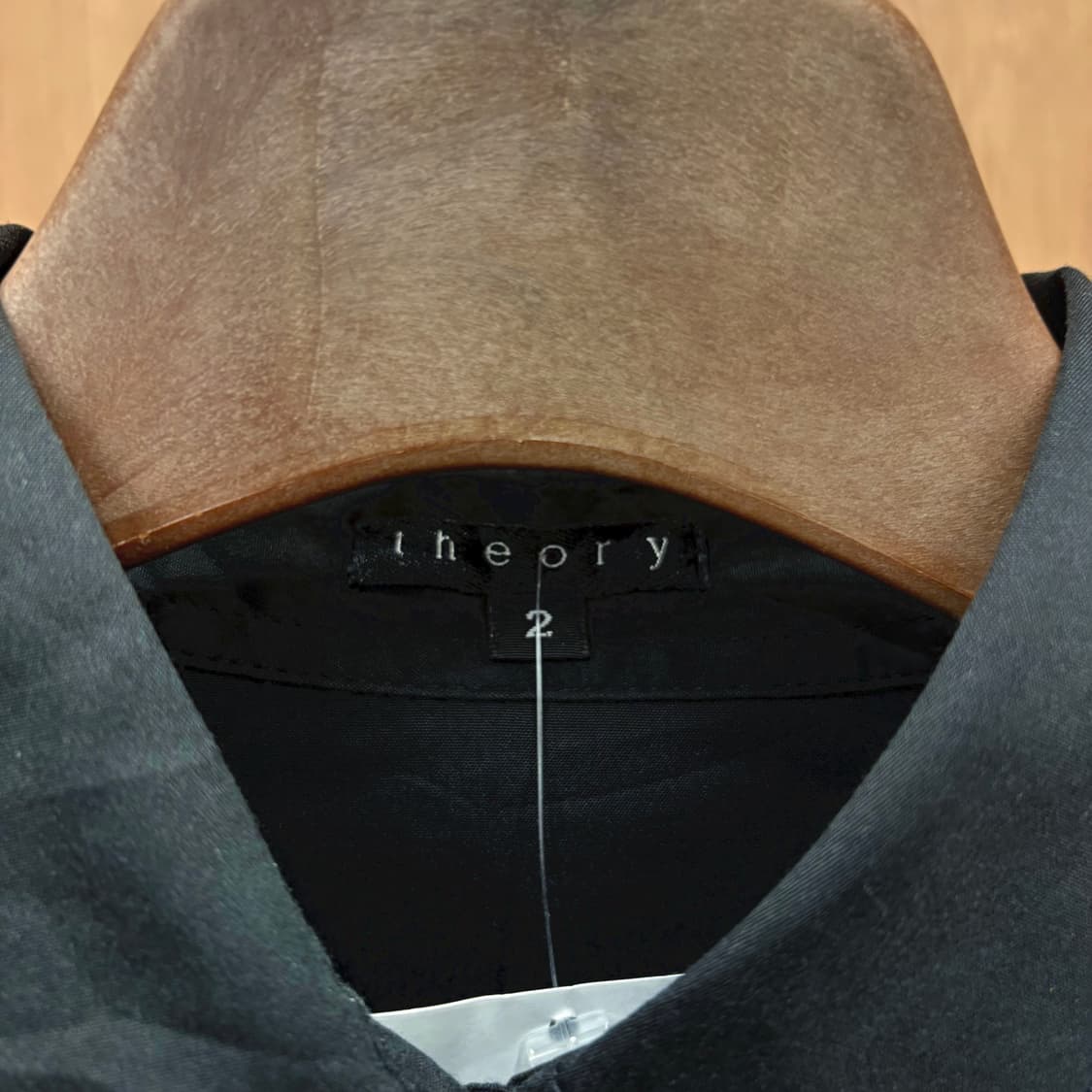 띠어리 긴팔 셔츠 무지 슬리브 포켓 디테일 레귤러핏 블랙 상품이미지7