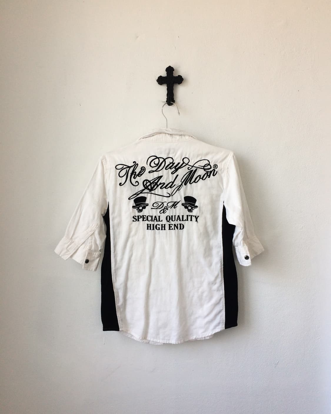 Back needle work shrit 상품이미지2