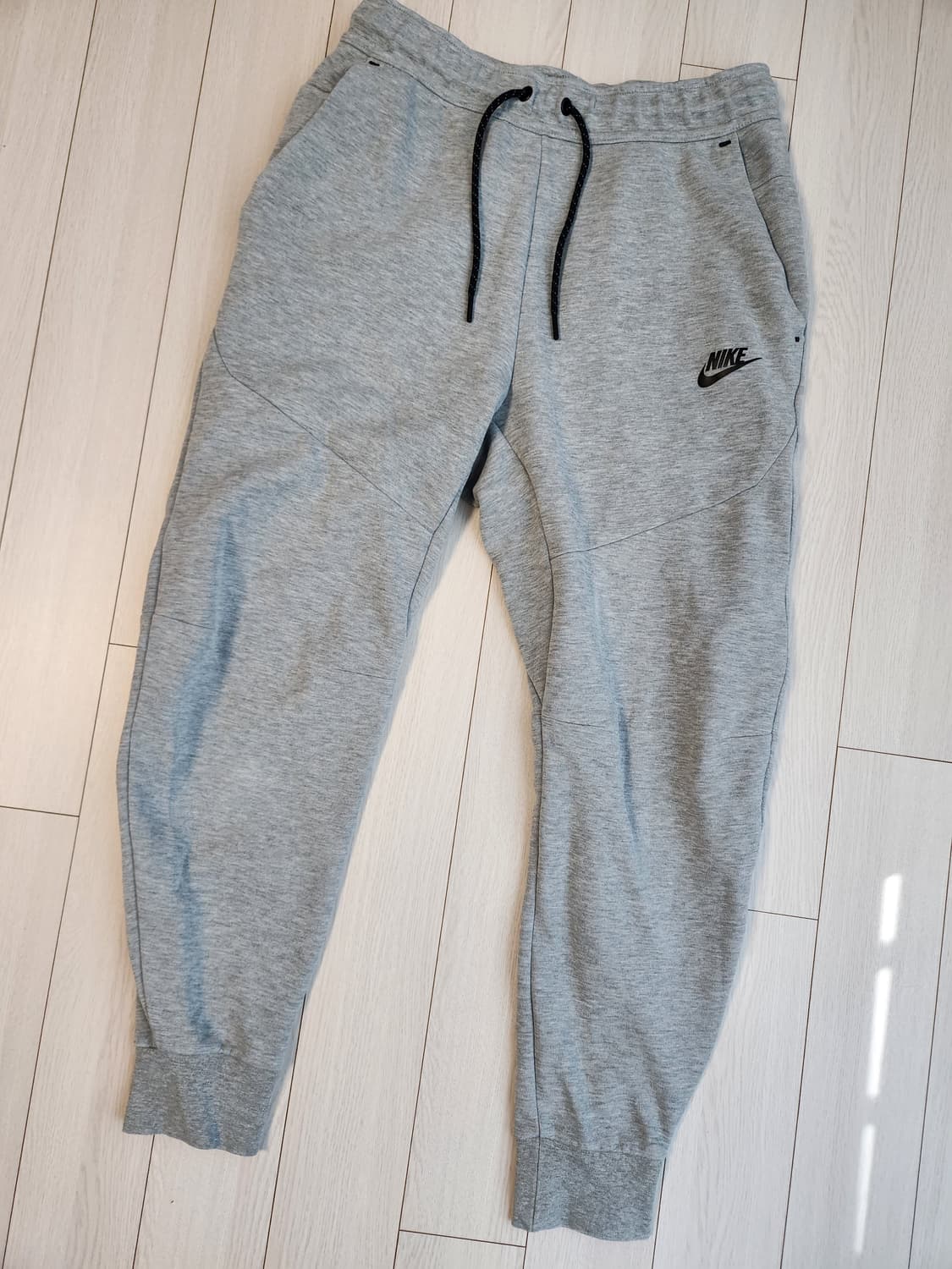 나이키 테크 플리스 조거 팬츠 CU4496-063 사이즈s

스포츠웨어/ 상품이미지1