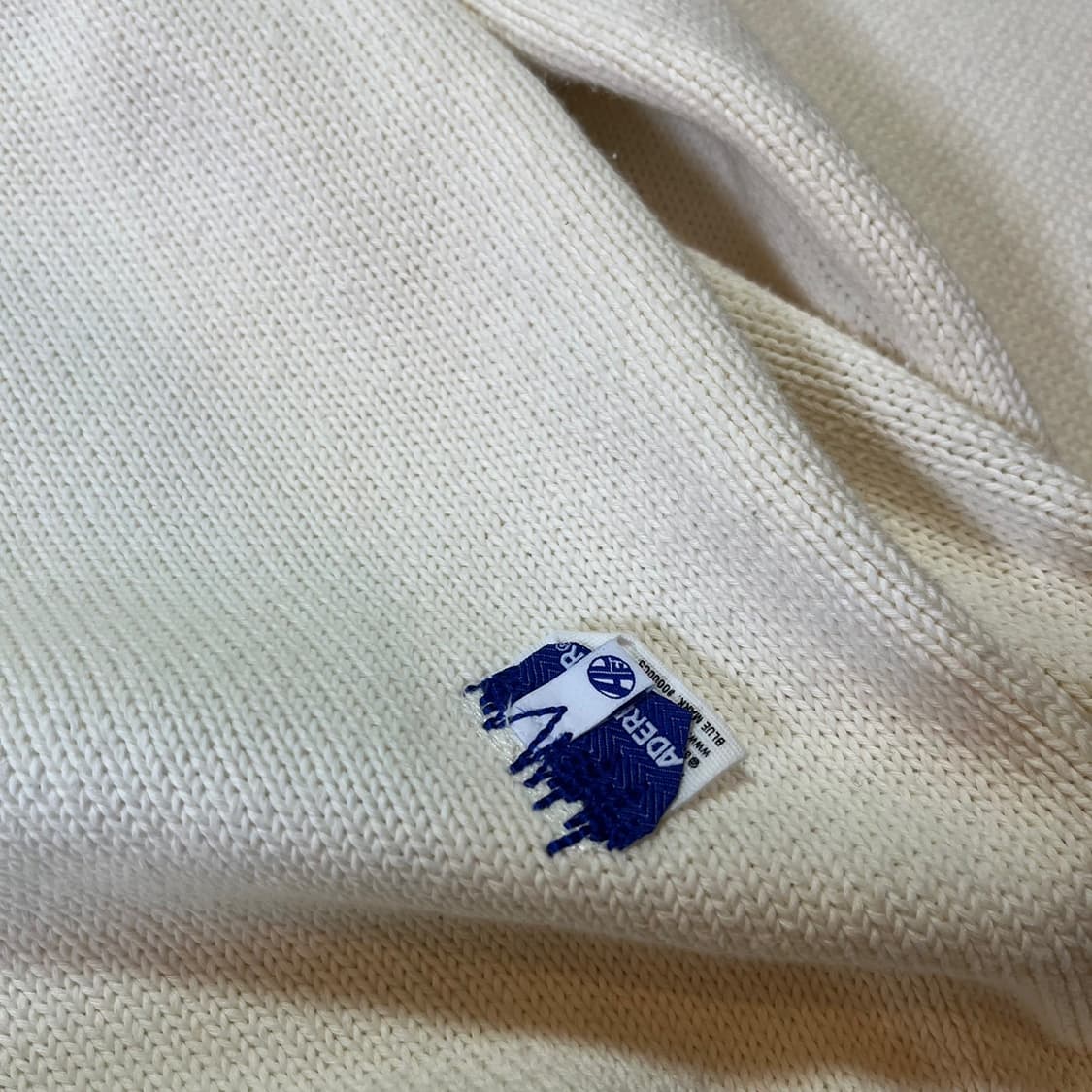 아더에러 22ss 트윈 하트 니트 상품이미지4