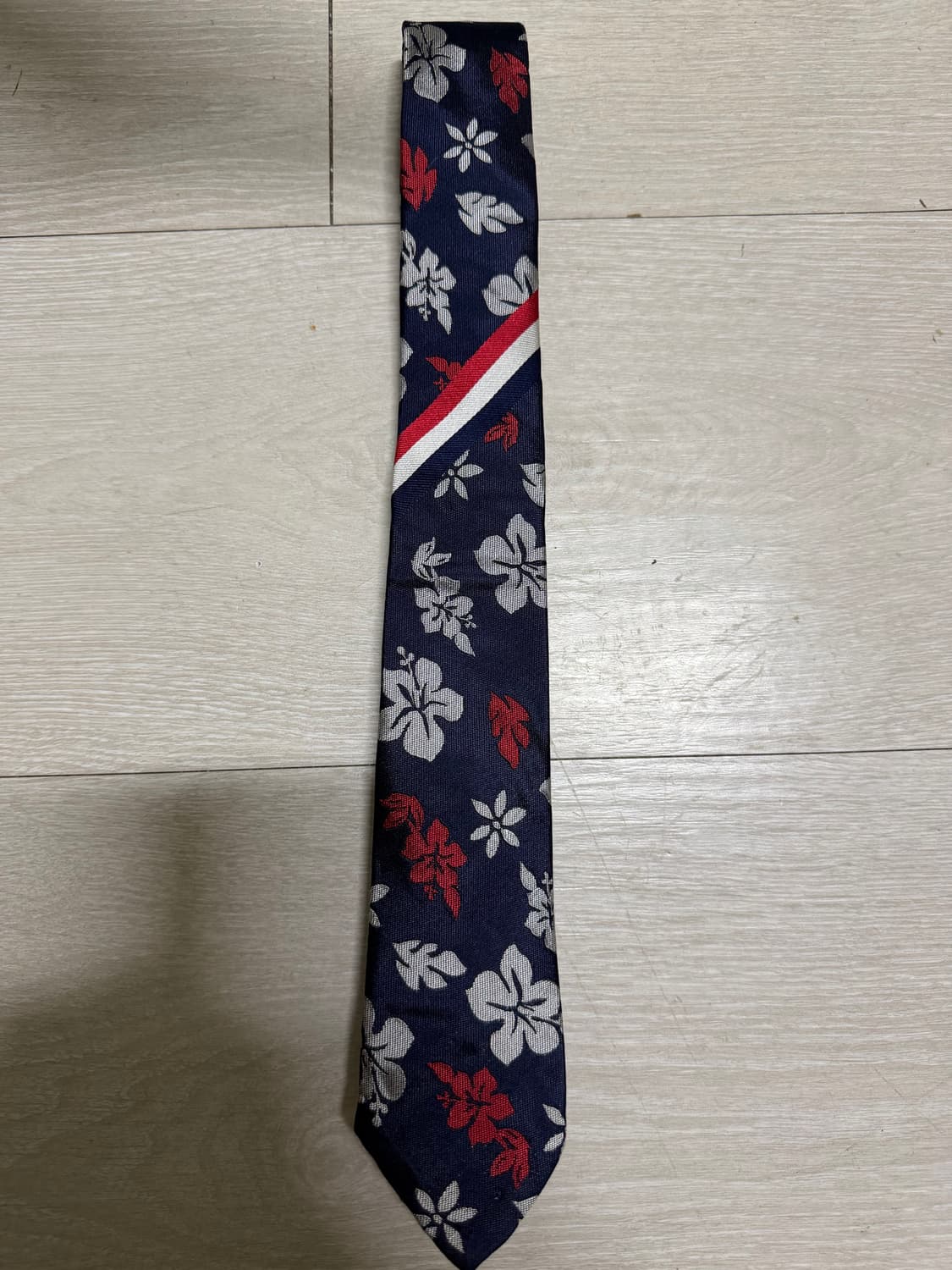 톰브라운 플라워 실크 삼선 넥타이 타이 팝니다 상품이미지1