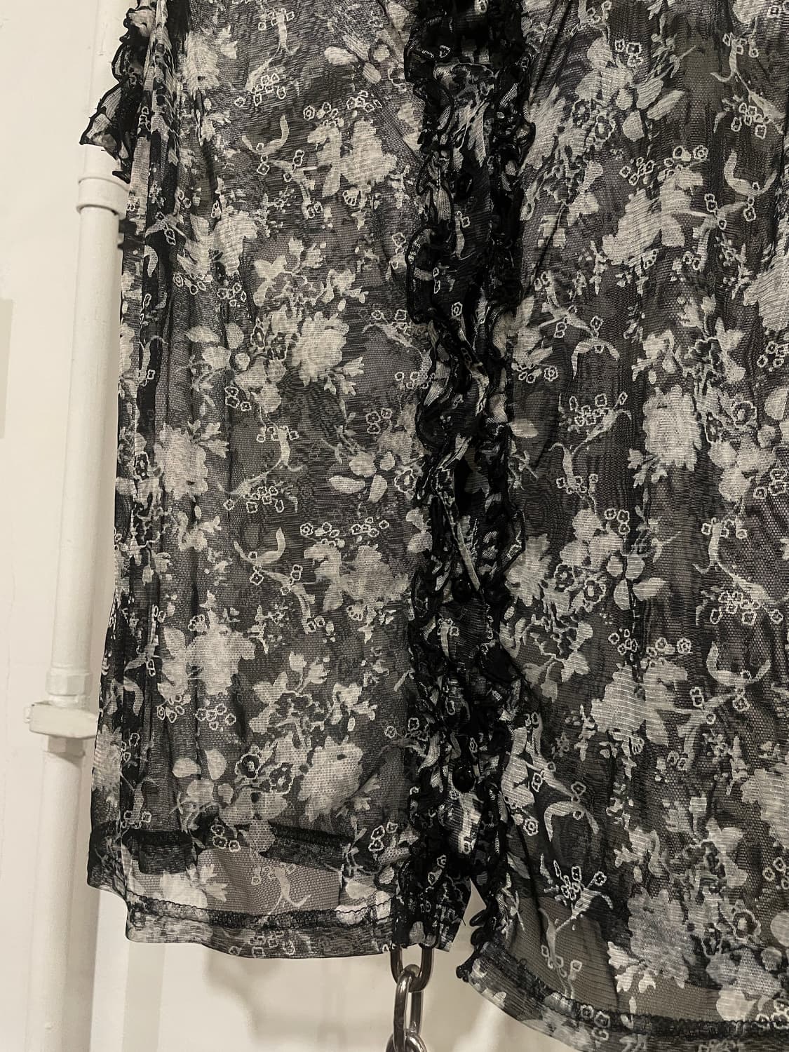 오리엔탈 플라워 셔링 블랙 슬리브리스 상품이미지3