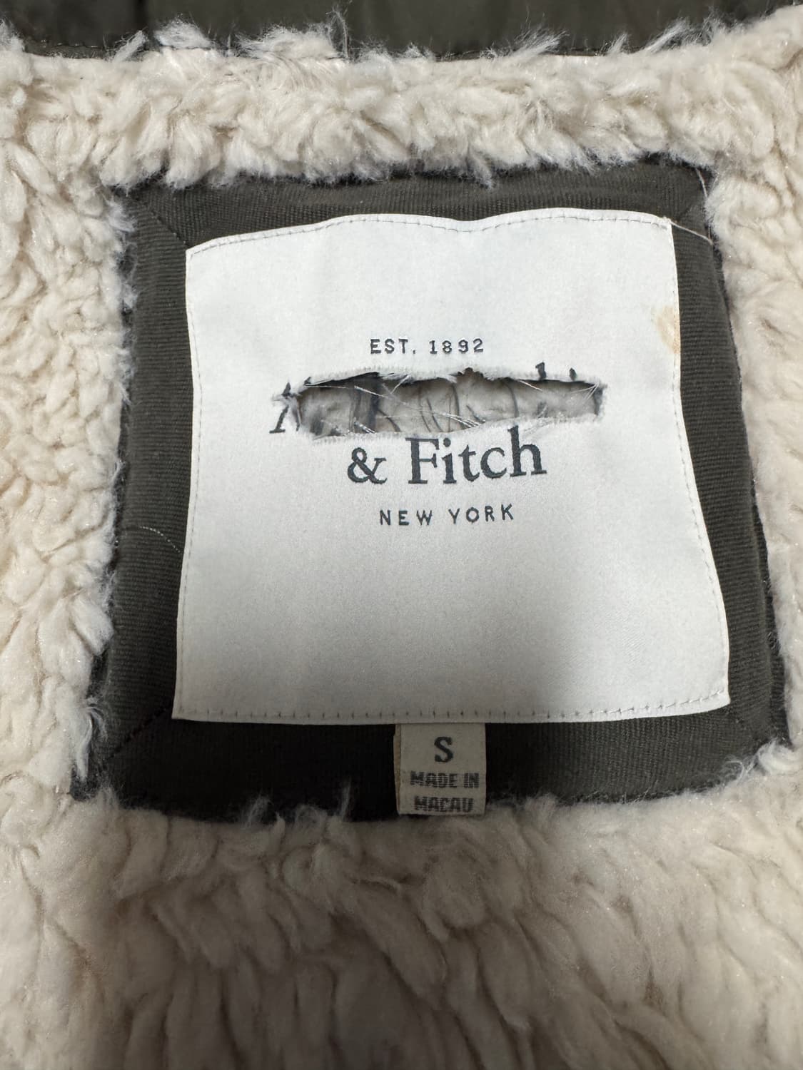 희귀!! 여성 아베크롬비 양털 안감 퀄팅 크롭 다운 자켓 상품이미지4