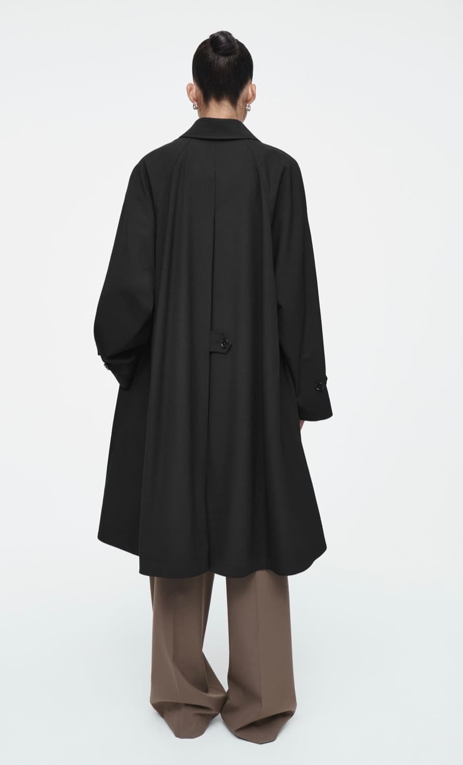 COS 볼류미너스 스윙 트렌치코트 상품이미지3