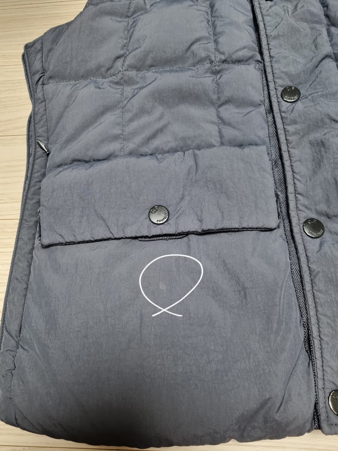 cp컴퍼니 고글 패딩조끼 상품이미지5